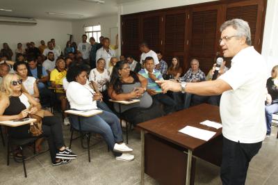 Moradores da Cremação recebem serviços do programa Prefeitura no Bairro