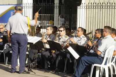 Moradores da Cremação recebem serviços do programa Prefeitura no Bairro