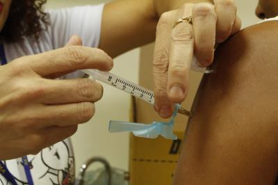 Moradores da Cremação recebem serviços do programa Prefeitura no Bairro