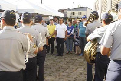 Moradores da Cremação recebem serviços do programa Prefeitura no Bairro