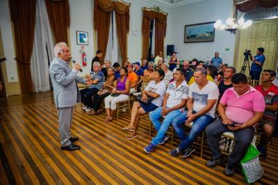 Feirantes se reúnem para conhecer projeto das obras emergenciais do Ver-o-Peso