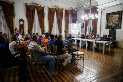 Feirantes se reúnem para conhecer projeto das obras emergenciais do Ver-o-Peso