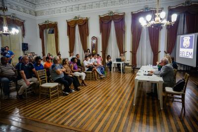 Feirantes se reúnem para conhecer projeto das obras emergenciais do Ver-o-Peso