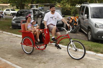 Praia Acessível garante banho de rio para pessoas com deficiência e mobilidade reduzida