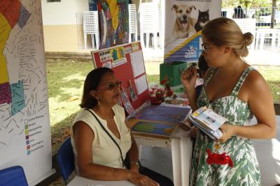 Reinauguração de praça e aquisição de veículo marcam abertura do Prefeitura no Bairro