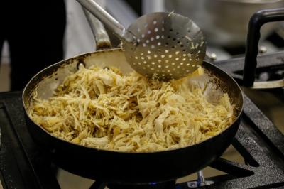 Mais de 600 merendeiras participam de curso de gastronomia