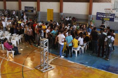 Prefeitura entrega certificados de qualificação a mais de 600 jovens e adultos