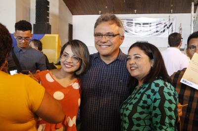 Prefeitura entrega certificados de qualificação a mais de 600 jovens e adultos