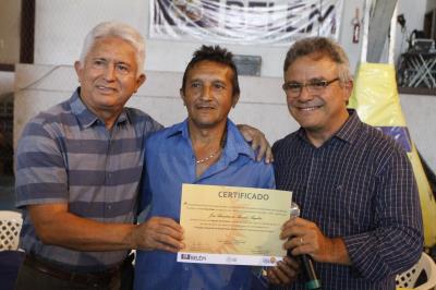 Prefeitura entrega certificados de qualificação a mais de 600 jovens e adultos