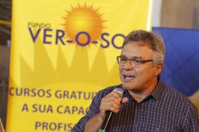 Prefeitura entrega certificados de qualificação a mais de 600 jovens e adultos