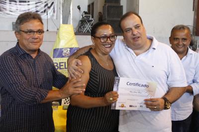 Prefeitura entrega certificados de qualificação a mais de 600 jovens e adultos