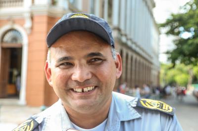 Pais são recebidos na praça da República pela Banda da Guarda Municipal