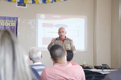 Permissionários e servidores do Ver-o-Peso recebem treinamento em combate a incêndio