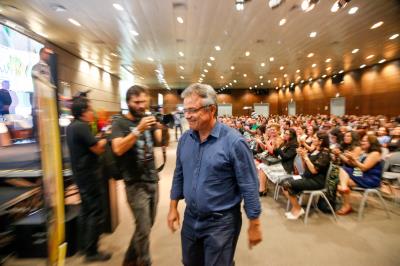 Prefeito anuncia a construção do primeiro hospital público veterinário da capital