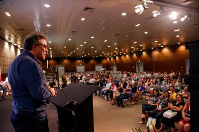 Prefeito anuncia a construção do primeiro hospital público veterinário da capital