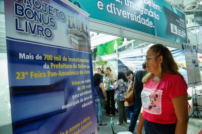 Prefeitura investe mais de R$ 700 mil em Bônus Livro para servidores da educação