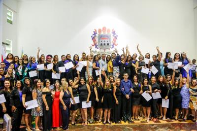 Professores recebem certificados do curso de Aperfeiçoamento em Transtorno do Espectro do Autismo