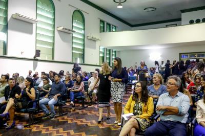 Professores recebem certificados do curso de Aperfeiçoamento em Transtorno do Espectro do Autismo