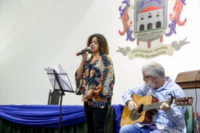 Professores recebem certificados do curso de Aperfeiçoamento em Transtorno do Espectro do Autismo