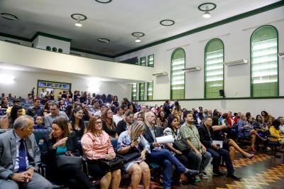 Professores recebem certificados do curso de Aperfeiçoamento em Transtorno do Espectro do Autismo