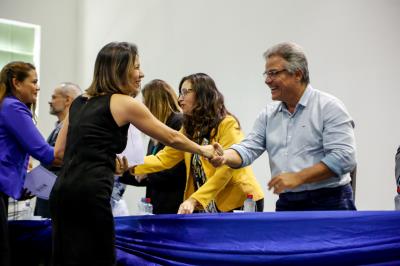 Professores recebem certificados do curso de Aperfeiçoamento em Transtorno do Espectro do Autismo