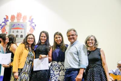 Professores recebem certificados do curso de Aperfeiçoamento em Transtorno do Espectro do Autismo