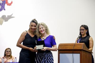 Professores recebem certificados do curso de Aperfeiçoamento em Transtorno do Espectro do Autismo