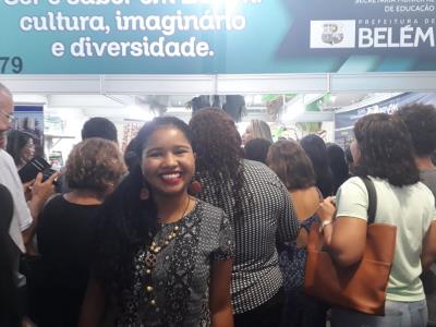 Alunos de escolas municipais apresentam atividades inclusivas na Feira do Livro