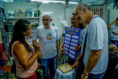 Alunos de escolas municipais apresentam atividades inclusivas na Feira do Livro