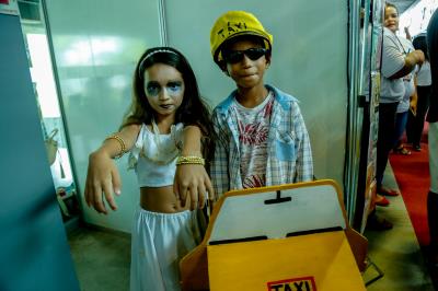 Alunos de escolas municipais apresentam atividades inclusivas na Feira do Livro