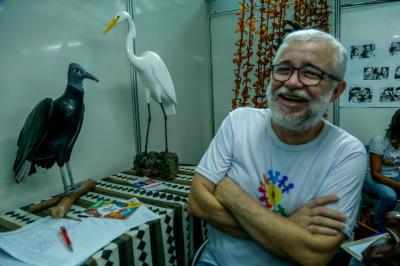 Alunos de escolas municipais apresentam atividades inclusivas na Feira do Livro