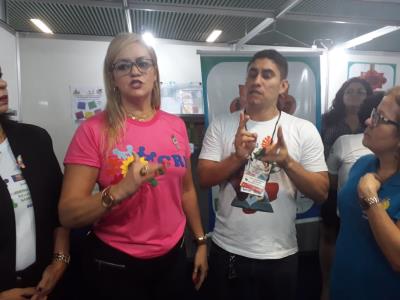 Alunos de escolas municipais apresentam atividades inclusivas na Feira do Livro