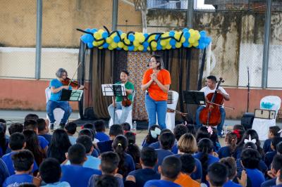 Estudantes municipais recebem concerto didático do projeto Brasil de Tuhu
