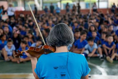 Estudantes municipais recebem concerto didático do projeto Brasil de Tuhu