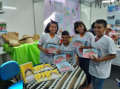 Crianças venezuelanas da etnia indígena Warao participam de programação especial