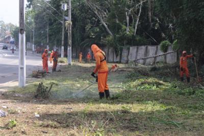 Prefeitura leva mutirão de limpeza à avenida Perimetral