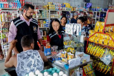 Vigilância Sanitária apreende medicamentos irregulares vendidos em feiras de Belém