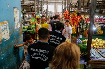 Vigilância Sanitária apreende medicamentos irregulares vendidos em feiras de Belém