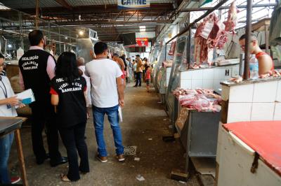 Vigilância Sanitária apreende medicamentos irregulares vendidos em feiras de Belém