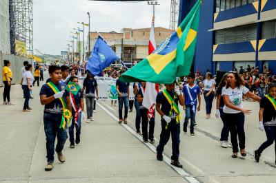 Garantia de direitos é destaque no desfile escolar de estudantes municipais