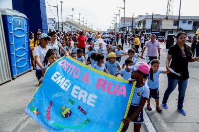 Garantia de direitos é destaque no desfile escolar de estudantes municipais