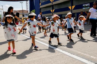 Garantia de direitos é destaque no desfile escolar de estudantes municipais