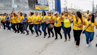 Garantia de direitos é destaque no desfile escolar de estudantes municipais