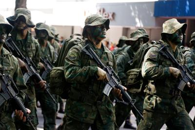 Desfile militar celebra 197 anos de Independência do Brasil