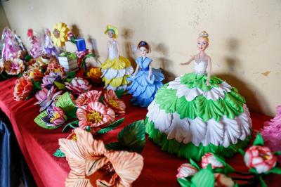 Famílias atendidas pelo CRAS Tapanã participam de curso de artesanato