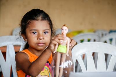 Famílias atendidas pelo CRAS Tapanã participam de curso de artesanato