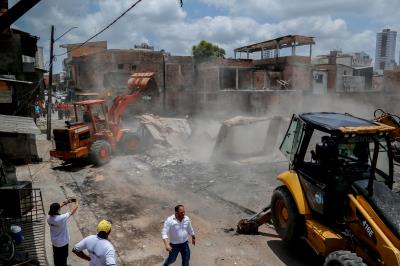 Prefeitura continua com assistência às famílias atingidas por incêndio na Pedreira