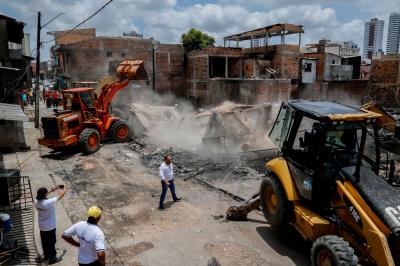 Prefeitura continua com assistência às famílias atingidas por incêndio na Pedreira