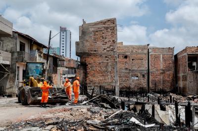 Prefeitura continua com assistência às famílias atingidas por incêndio na Pedreira