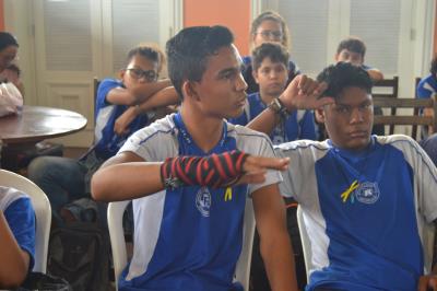 Projeto Chalé Literário discute prevenção de suicídio entre jovens